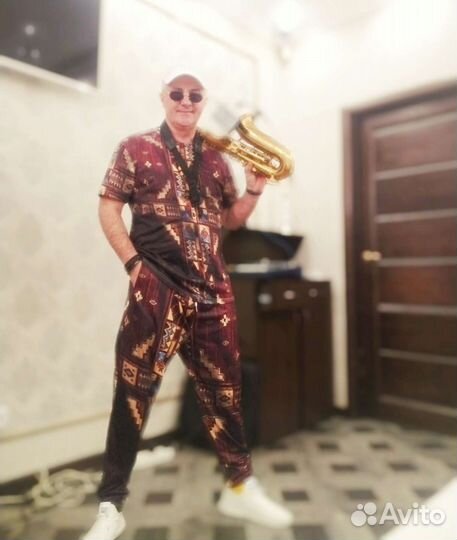 Ведущий-саксофонист,тамада,свадьбы,юбилеи и др