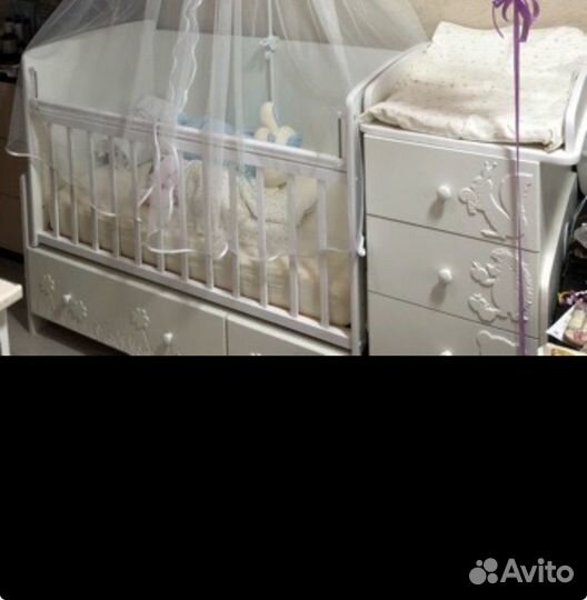 Детская кроватка с пеленальным комодом