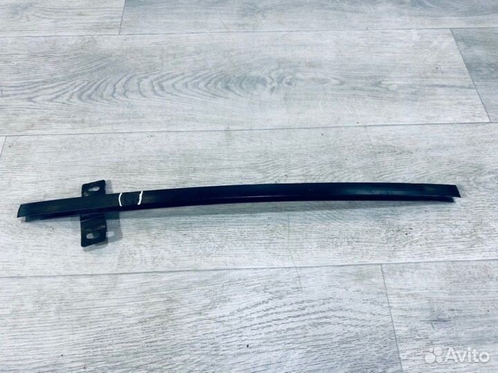 Направляющая стекла двери задняя левая Volkswagen