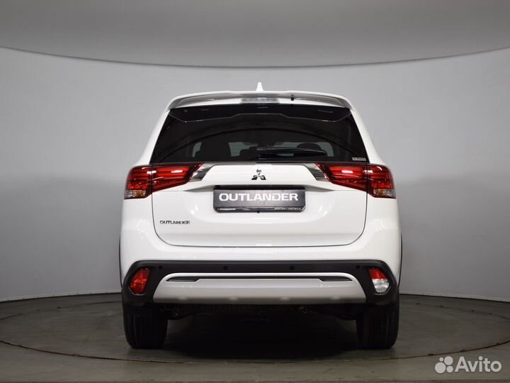 Mitsubishi Outlander 2.0 CVT, 2022