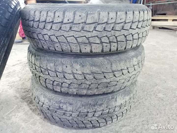 Kumho Power Grip KC11 205/80 R16 104G
