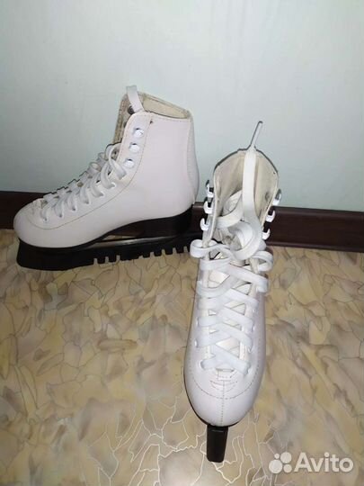 Коньки фигурные детские 31 размер