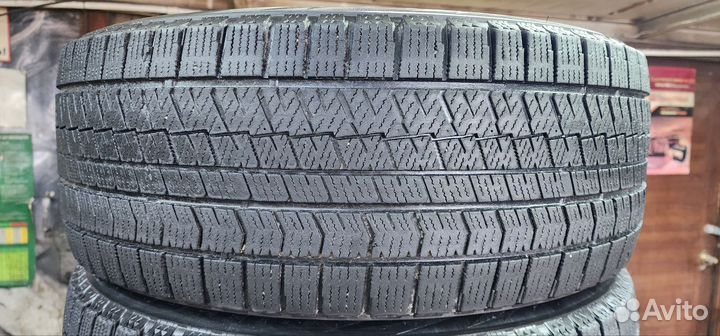 Bridgestone Blizzak VRX2 245/45 R19 98Q