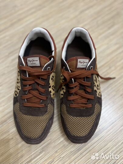 Кроссовки женские39