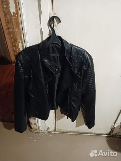 Женская одежда и обувь