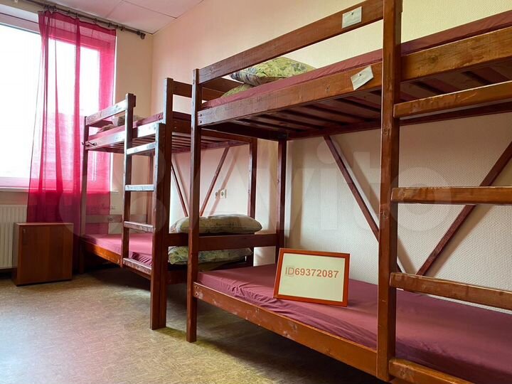 Комната 13 м² в > 9-к., 4/5 эт.