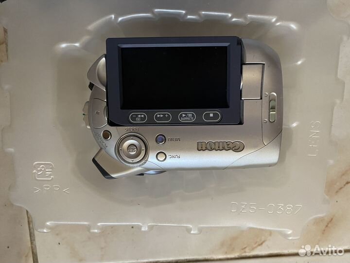 Цифровая видеокамера canon