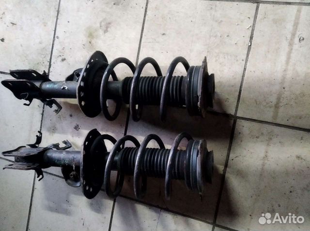 Nissan Juke стойки переднии в сборе