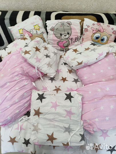 Бортики с одеялом в детскую кроватку