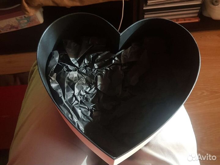 Пустая коробка серце