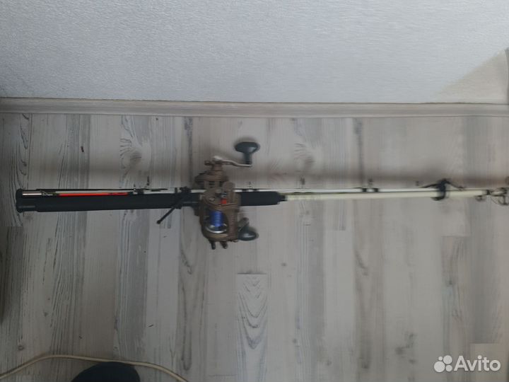 Троллинговое удилище с катушкой