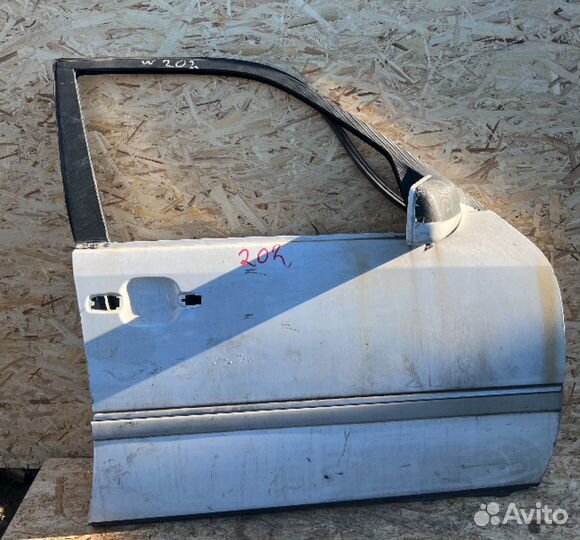 Дверь передняя правая Mercedes-Benz W202 C-Class