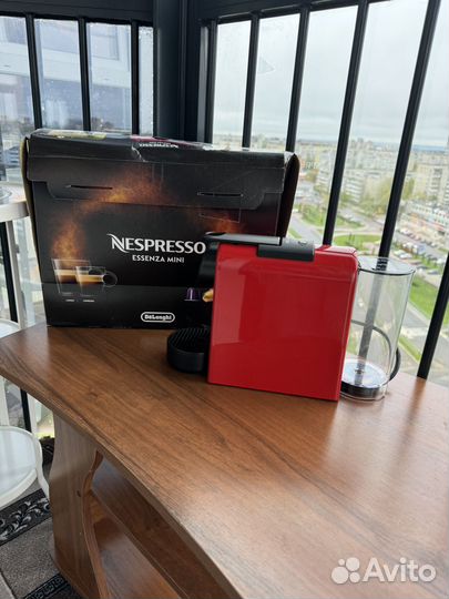 Капсульная кофемашина Nespresso Delonghi EN85.R