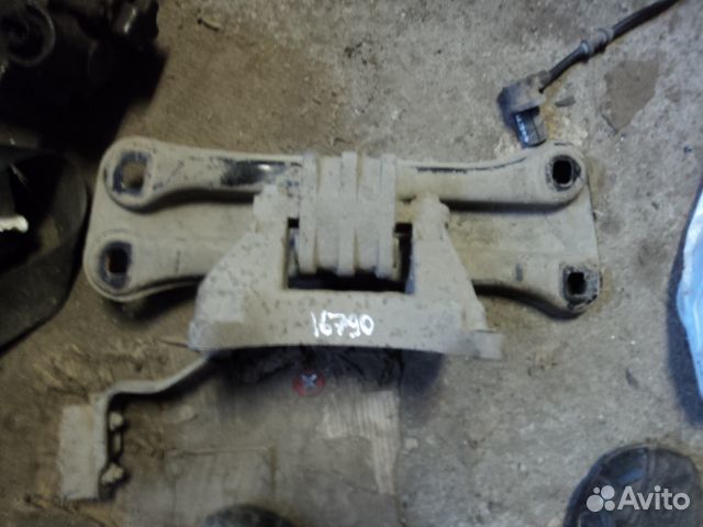 Опора кпп задняя Mercedes M112 3.2 W208 б/у