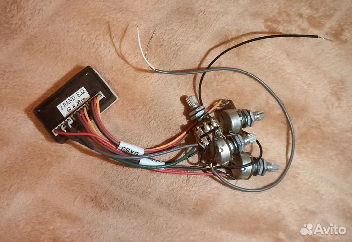 Преамп для бас-гитары G&B 2Band