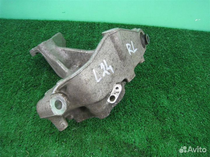 Кулак задний левый volkswagen Tiguan (5N1) 2011