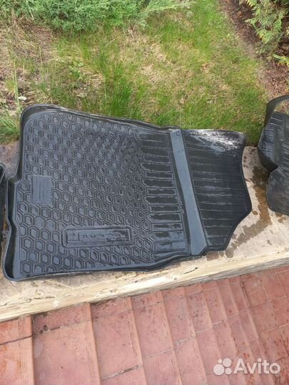 Коврики renault duster реззиновые бу