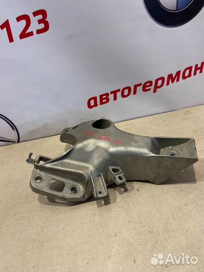 Кронштейн двигателя левый Bmw X5 E70 N52B30AF 2007