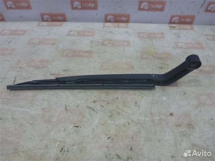 Поводок стеклоочистителя задний Land Rover