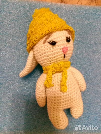 Зайка (вязаный)