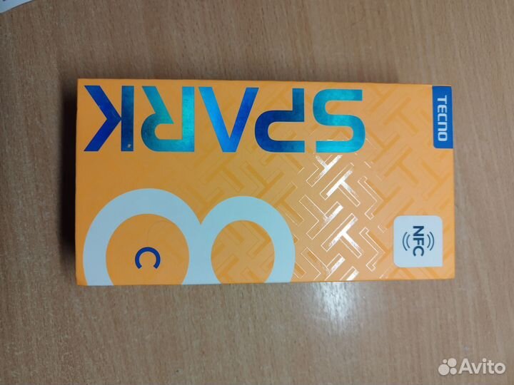 Телефон techno spark 8C