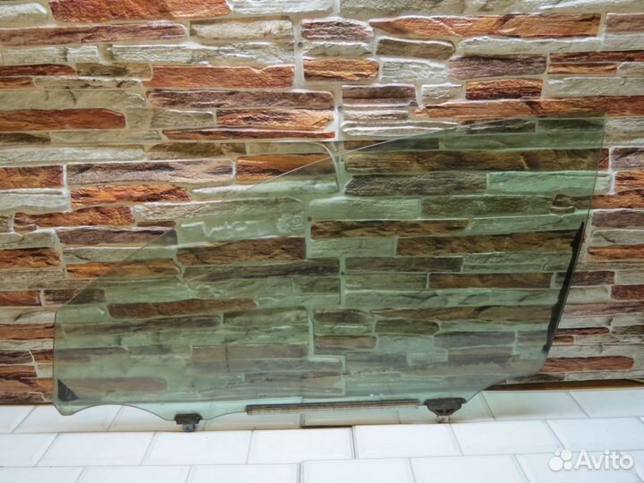 Стекло переднее левое Lexus GS 300