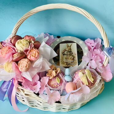 Шикарная пасхальная корзина куличи пасха