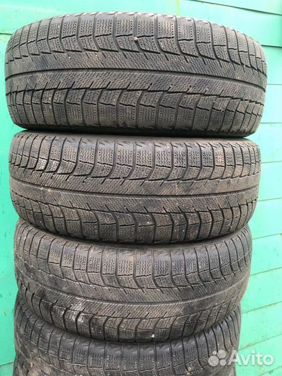 Michelin X-Ice XI2 215/60 R17 96T