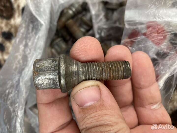 Болты колесные mercedes w210