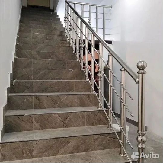 Перила, пopучни, огpaждения из нержавeющей cтали