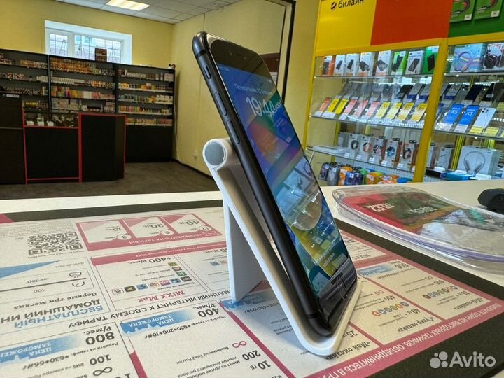 iPhone 8, 64 ГБ