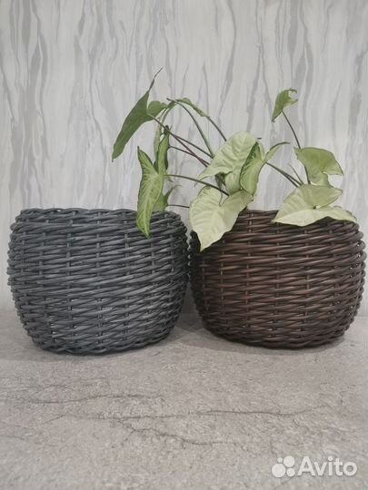 Кашпо из искусственного ротанга
