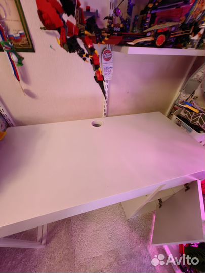 Компьютерный (письменный) стол