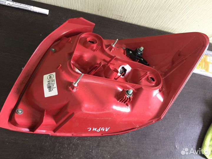 Фонарь левый Toyota Auris 150 после 2010 г