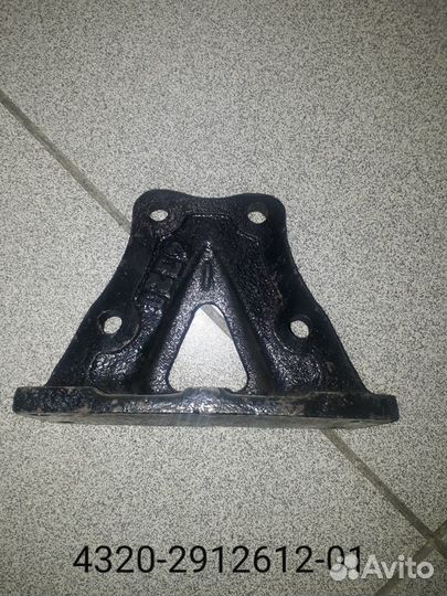 Кронштейн буфера заднего моста 4320-2912612-01