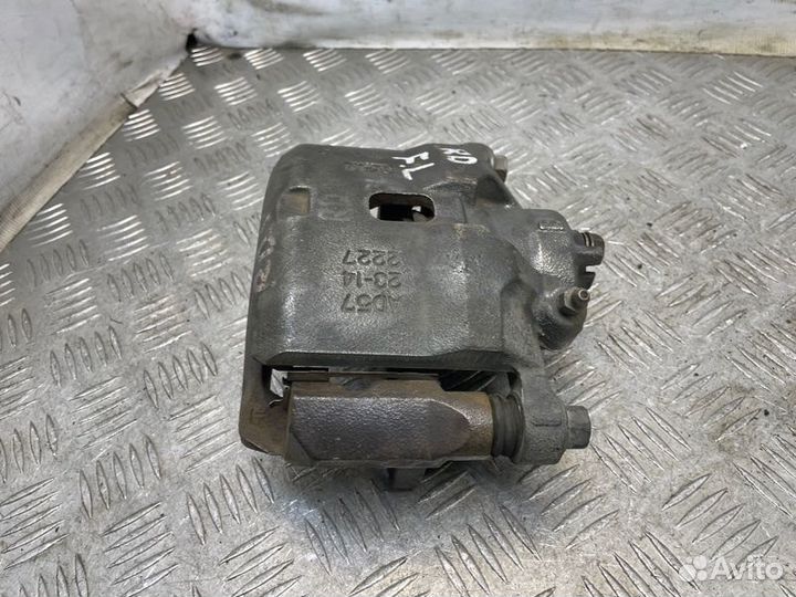 Суппорт тормозной передний правый Honda Cr-V 2 RD5