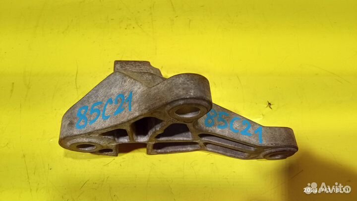 Кронштейн кпп для Volvo V50,S40,C30,C70