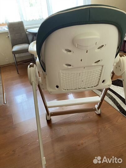 Стульчик для кормления hb