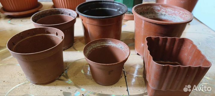 Пластиковые горшки бу
