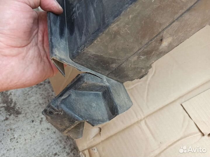 LADA xray дефлектор радиатора правый