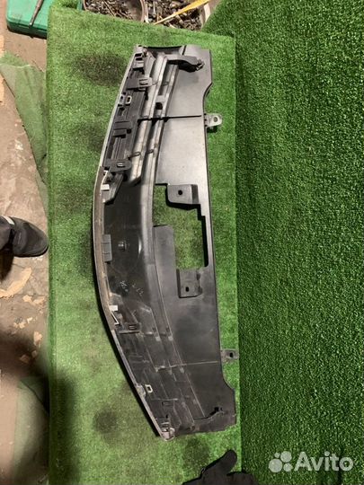 Решетка радиатора Nissan Note E11