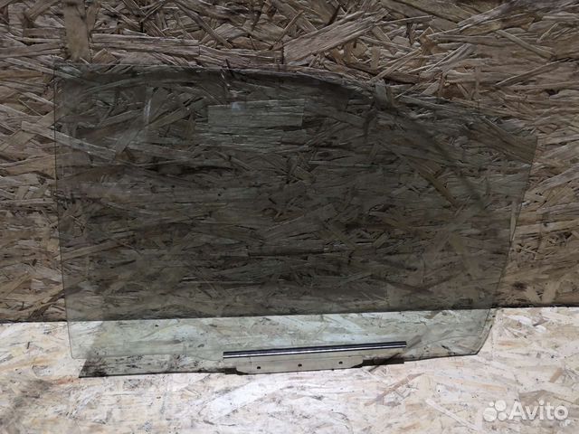 Стекло задней левой двери Toyota Avensis T250