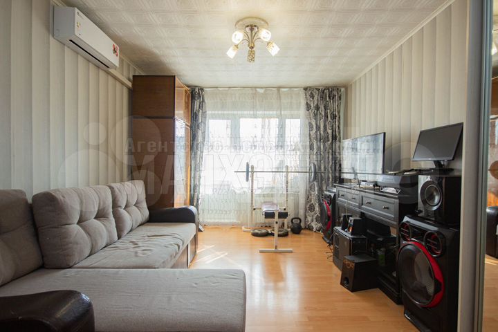 2-к. квартира, 52 м², 8/9 эт.