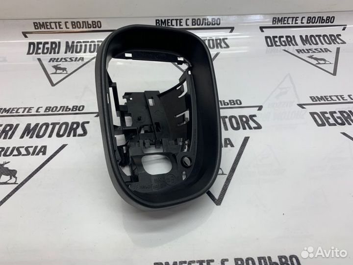 Рамка правого зеркала оригинал Volvo S60 V70 07-09