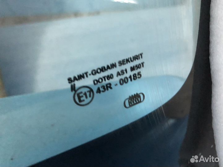 Лобовое стекло Mitsubishi Pajero 3/4 00-07