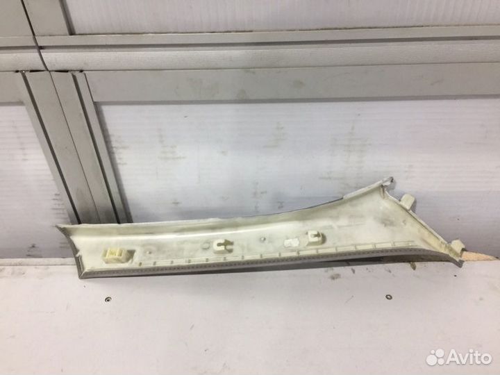 Накладка стойки лобового стекла передняя левая Bmw
