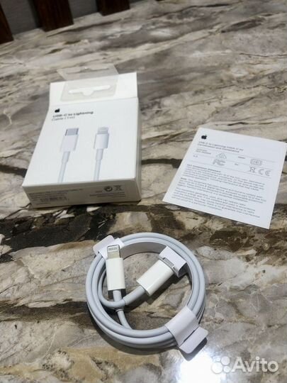 Кабель Apple USB-C to Lightning Cable 1м белый