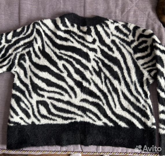 Свитер женский
