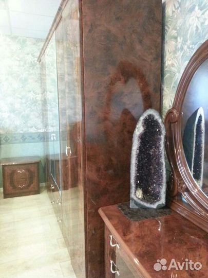 Аметист друза -жеода чистейшего фиолетового цвета