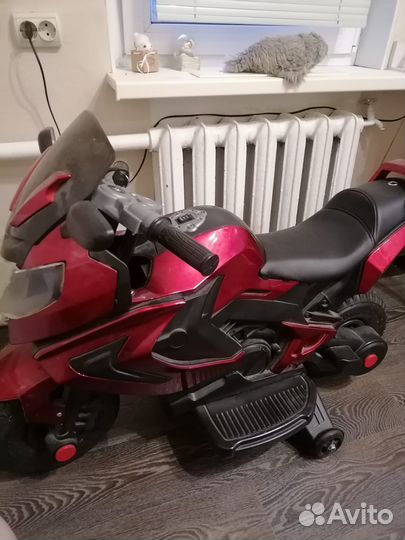 Детский электромобиль